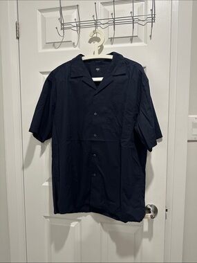 Uniqlo Men's Short-Sleeve Button-Down Shirt - Navy Blue